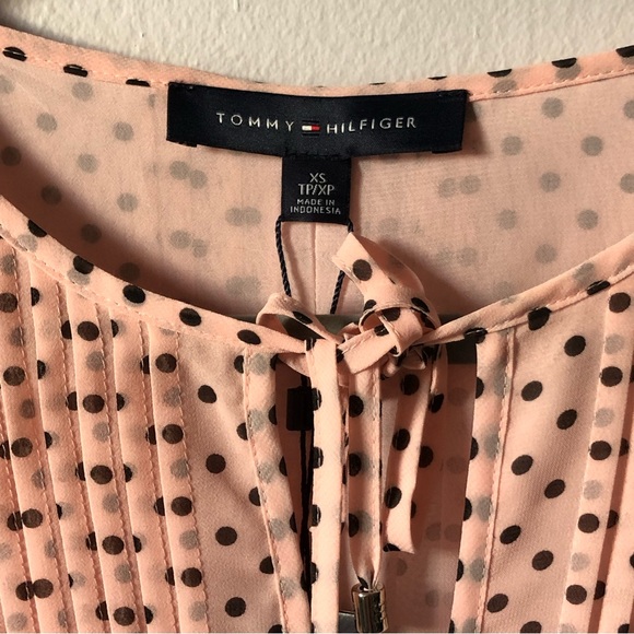 BRAND NEW✨ Tommy Hilfiger Polka Dot Pink Blouse - Picture 2 of 5